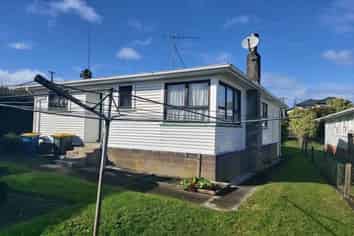 72 Sylvan Crescent, Te Atatu South