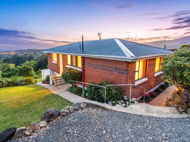 8 Watkin Street, Pine Hill