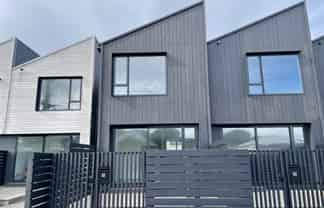 16B/8 Tory Street, Petone