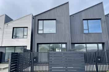 16B/8 Tory Street, Petone