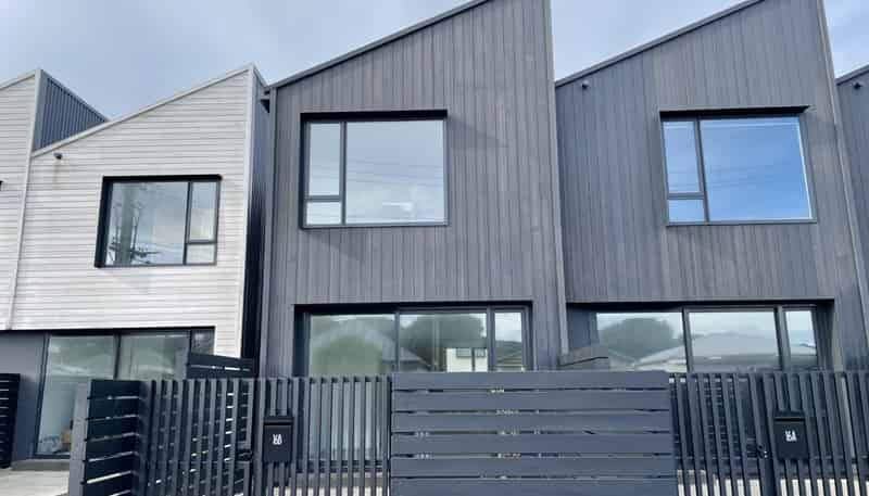 16B/8 Tory Street, Petone