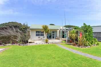 19 Karaka Street, Otaki Beach