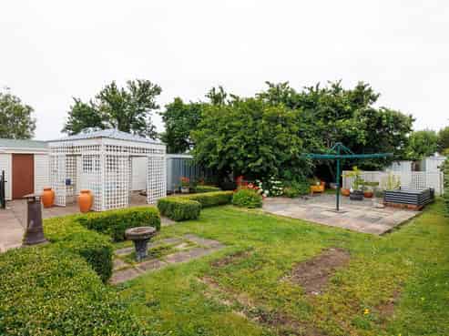  16 Wilson Street, Bulls