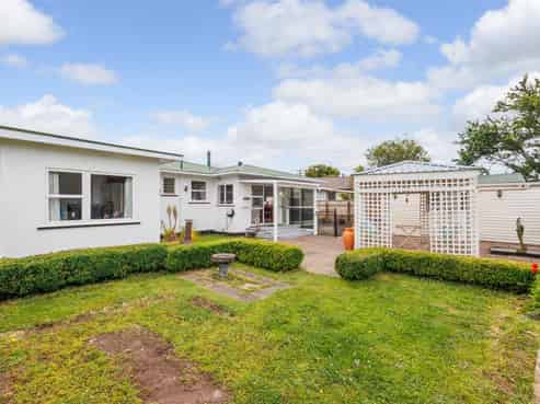  16 Wilson Street, Bulls