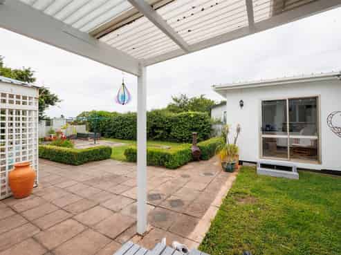  16 Wilson Street, Bulls