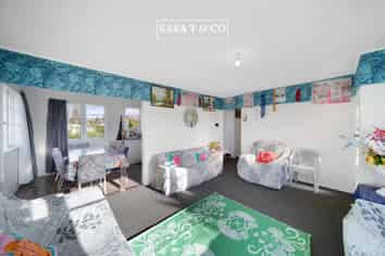 42 Williams Crescent, Otara
