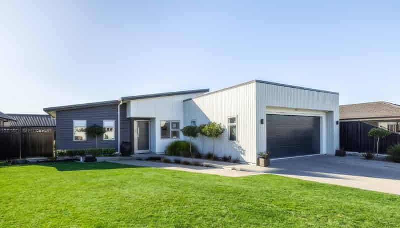 42 Arbuckle Road, Frimley