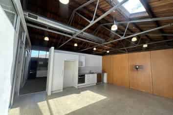Standalone Gem in Remuera