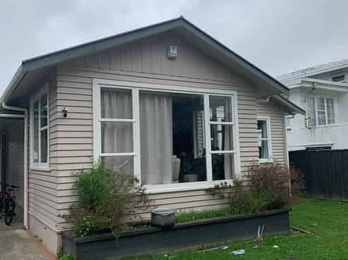 707 High Street, Boulcott