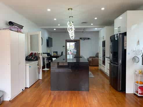 707 High Street, Boulcott