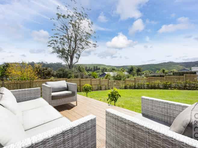 29 Cambridge Road, Riverhead