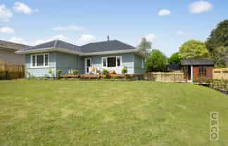 29 Cambridge Road, Riverhead