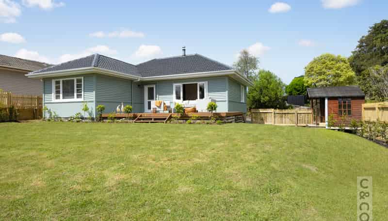 29 Cambridge Road, Riverhead