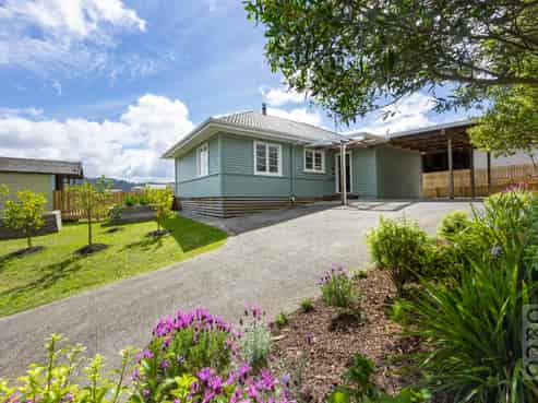 29 Cambridge Road, Riverhead