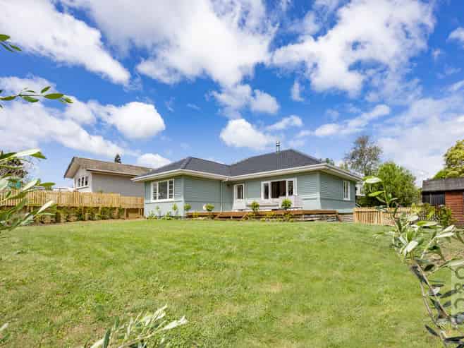 29 Cambridge Road, Riverhead