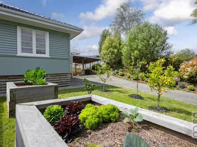 29 Cambridge Road, Riverhead