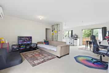 7A Ngatira Place, Clendon Park