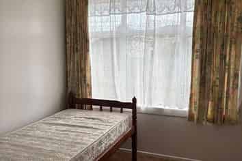 9 Archlynn Road, Kelston