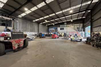Savills | Warehouse + Large Yard & Canopy