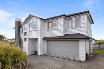 20 Bearing Parade, Long Bay
