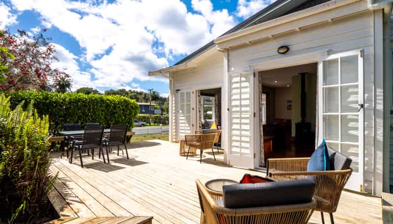 33 Matauwhi Road, Russell