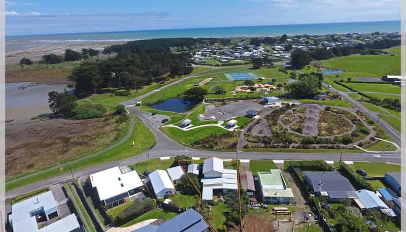 3 Nash Parade, FOXTON BEACH