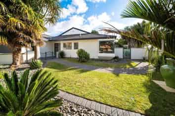 12 Shelter Grove, Frankleigh Park