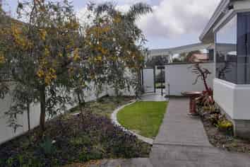 12 Shelter Grove, Frankleigh Park