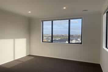 2/333 Horsham Downs Road, Rototuna North