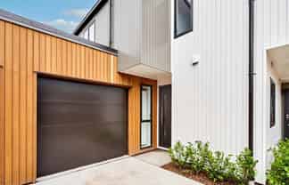8/323 Riverside Drive, Waterloo
