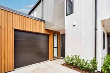8/323 Riverside Drive, Waterloo