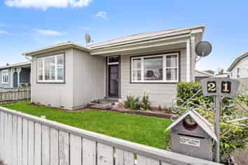 21 Edgeware Road, Palmerston North Central
