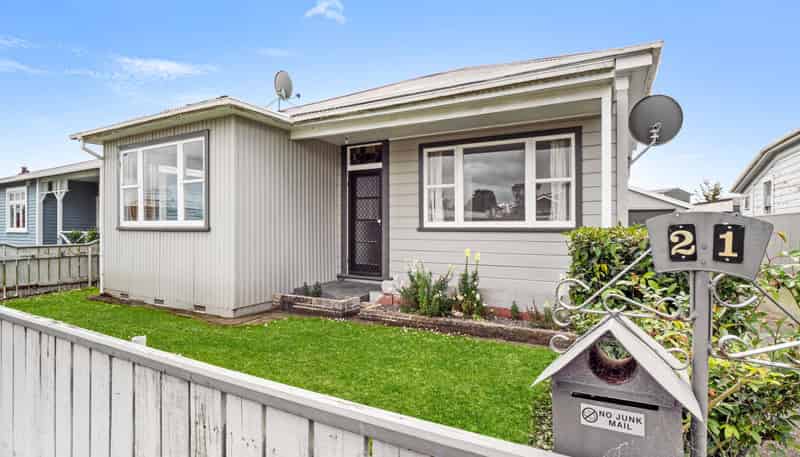 21 Edgeware Road, Palmerston North Central