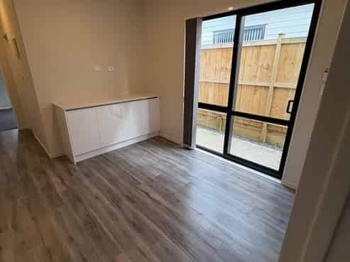 54 Drumbuoy Drive, Flat Bush