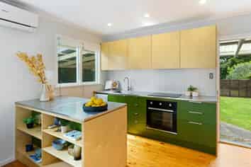 8 The Avenue, Otaki Beach