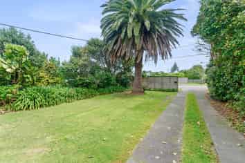 8 The Avenue, Otaki Beach