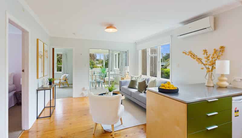 8 The Avenue, Otaki Beach