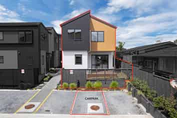 7/10 Newington Road, Henderson