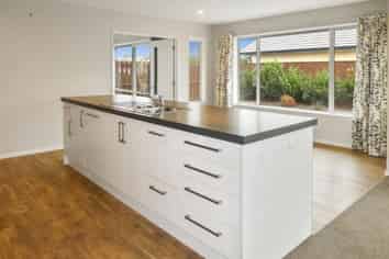 6 Highworth Cr, Rolleston