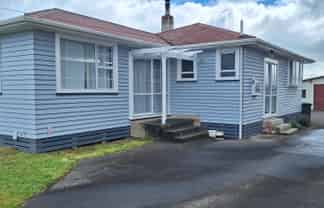 94 Pembroke Road West, Stratford