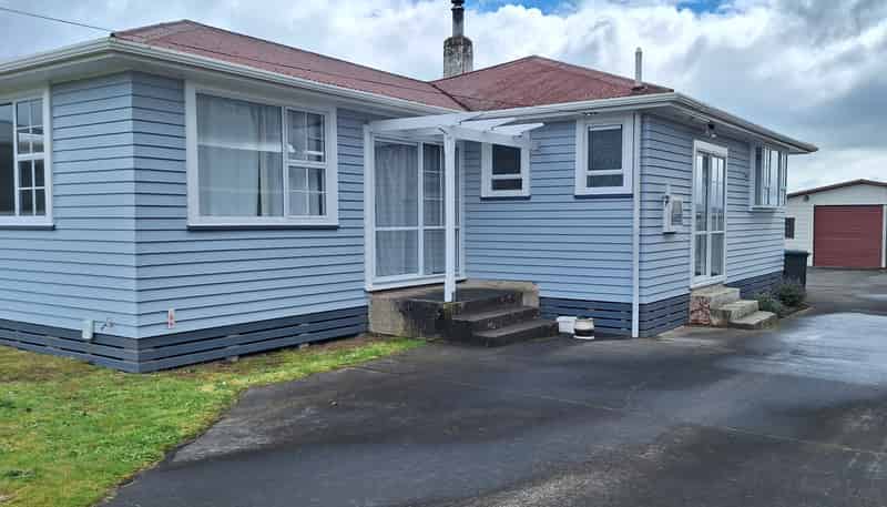 94 Pembroke Road West, Stratford