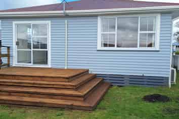 94 Pembroke Road West, Stratford