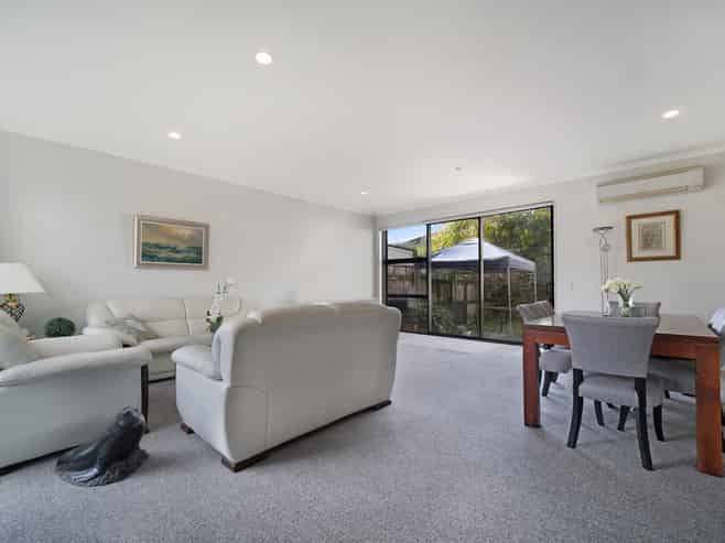 76 Bluegrey Avenue, Stonefields