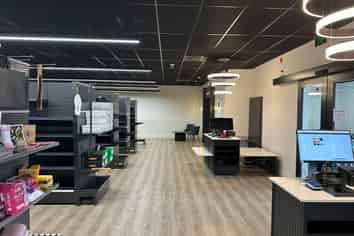Near new, food grade showroom