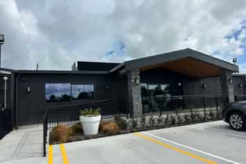 Near new, food grade showroom
