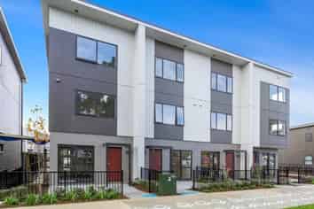 4/20 Bader Drive, Mangere