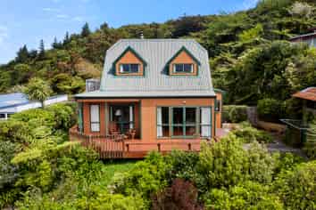 83 Miromiro Road, Normandale