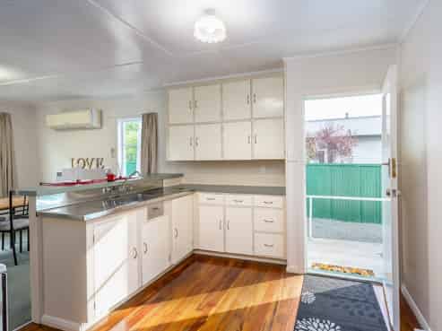 27 Brooklyn Road, Carterton