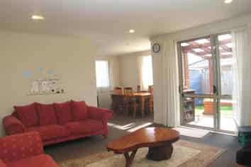 8 Serenity Place, Flat Bush