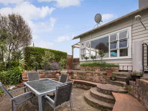 200 Saint Patricks Row, Thames